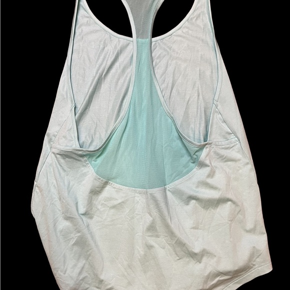 3/$15 Women’s Under Armour Tank - Picture 4 of 4